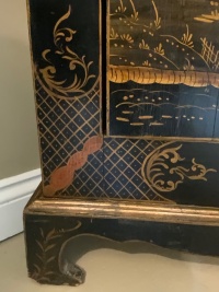 A chinoiserie decorated floor standing corner cabinet Image 12