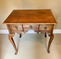 A George III oak lowboy Image 5