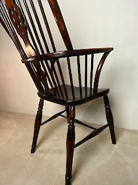 A wheel back Windsor arm chair Image 4