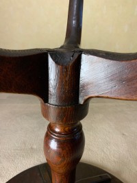 An oak tray top tripod table Image 2