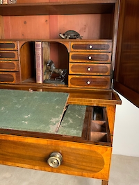 Georgian mahogany writing cabinet Image 7