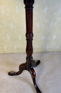 A mahogany tripod wine table Image 2